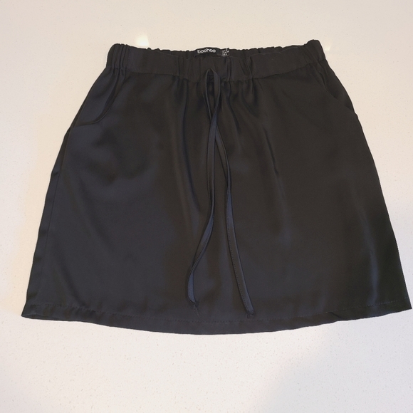 Boohoo Black Silky Mini Skirt W/ Drawstring - Picture 1 of 6
